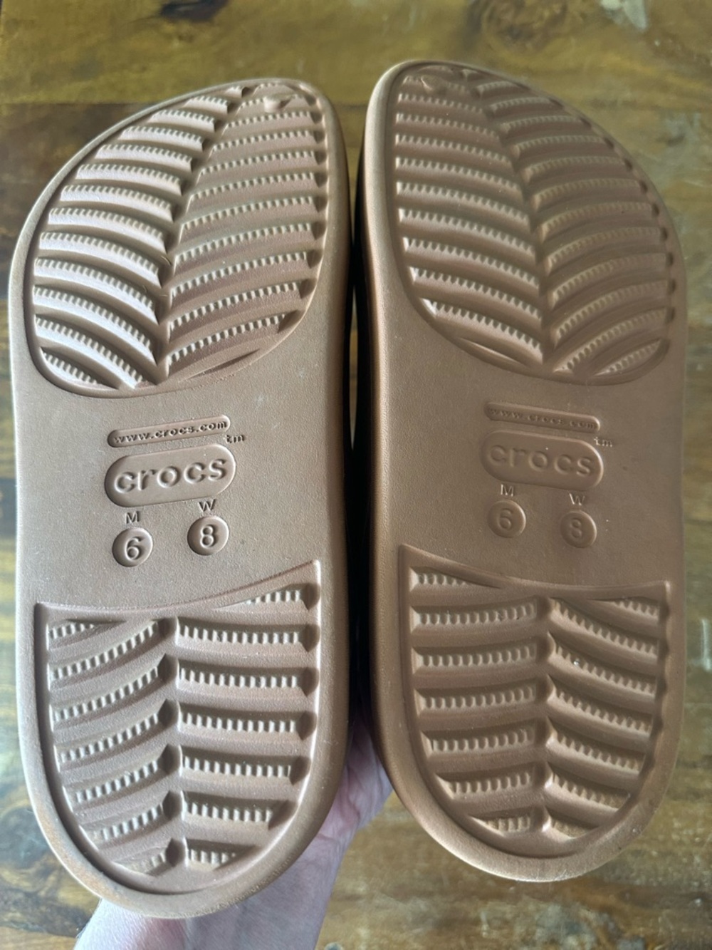CROCS Slip-On Clog Mule in Tan ladies size 8 - Picture 3 of 3